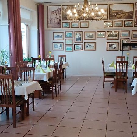 Wielkopolanka Pokoje Goscinne I Restauracja Chodzież Esterno foto